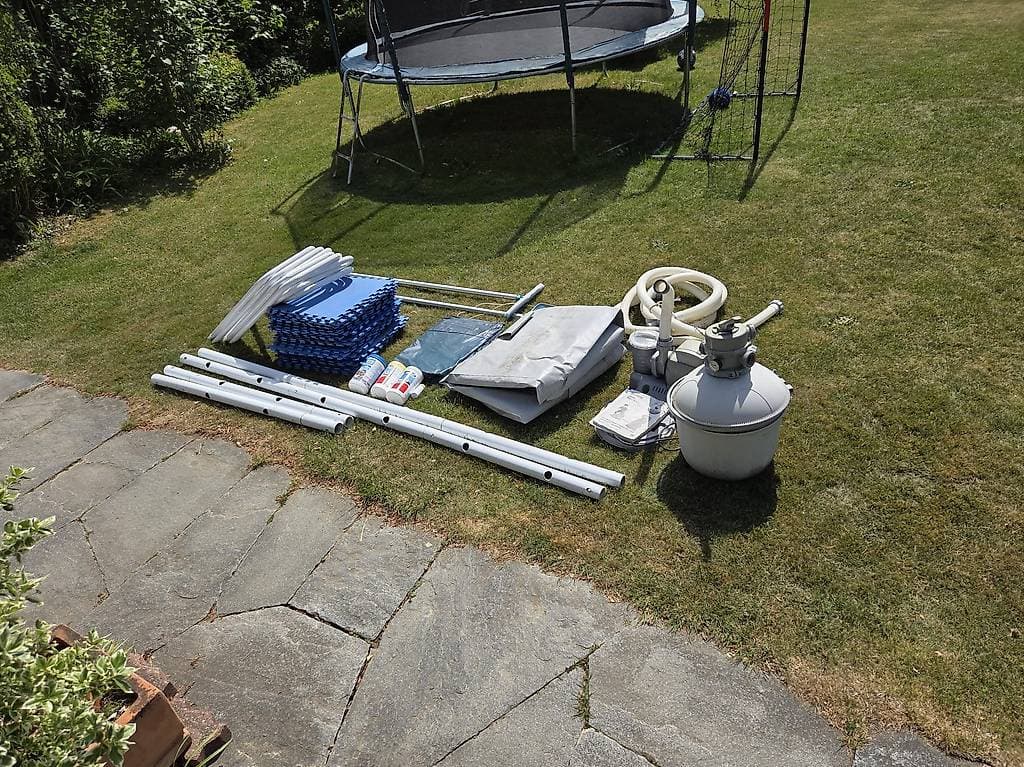 Intex Pool und Bestway Sandfilterpumpe