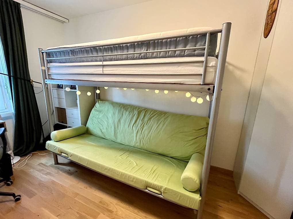 Tolles Hochbett mit Sofa gratis abzugeben!