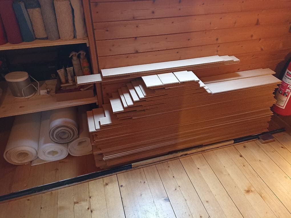 Laminat hell, top Zustand, ca 15.6m2