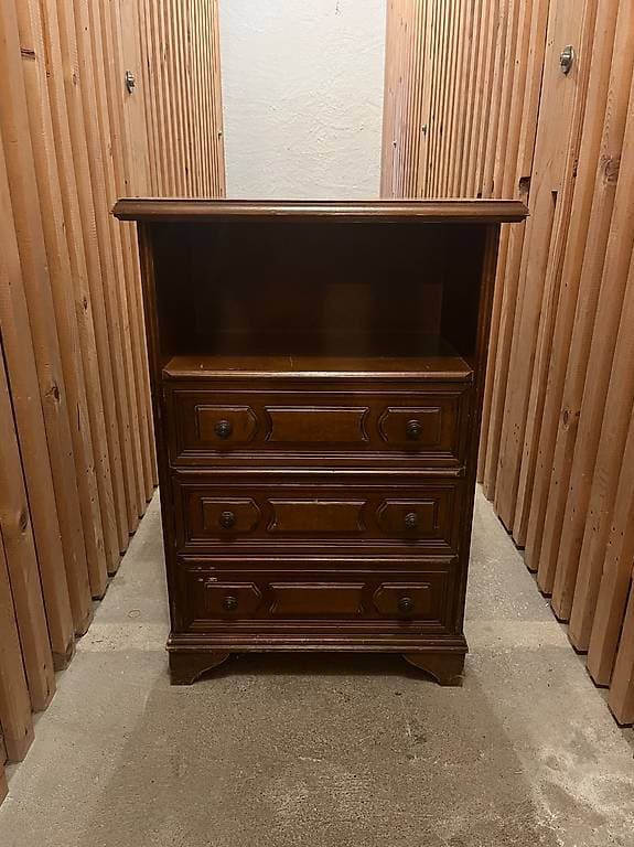 Kommode aus Holz