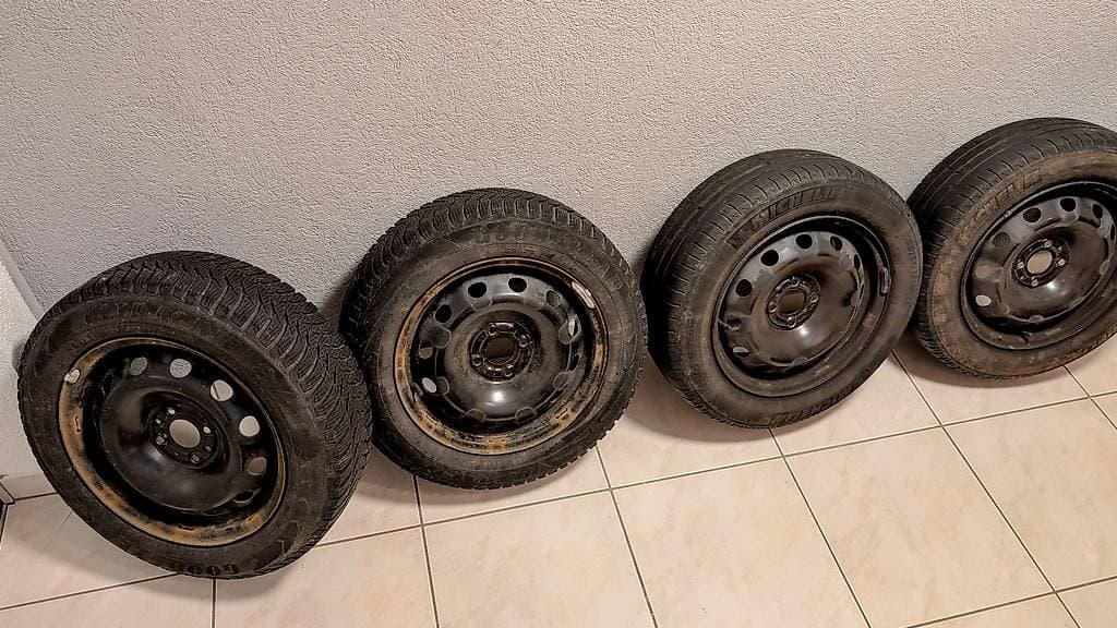 185/65 R15, roues 4x98, ET44