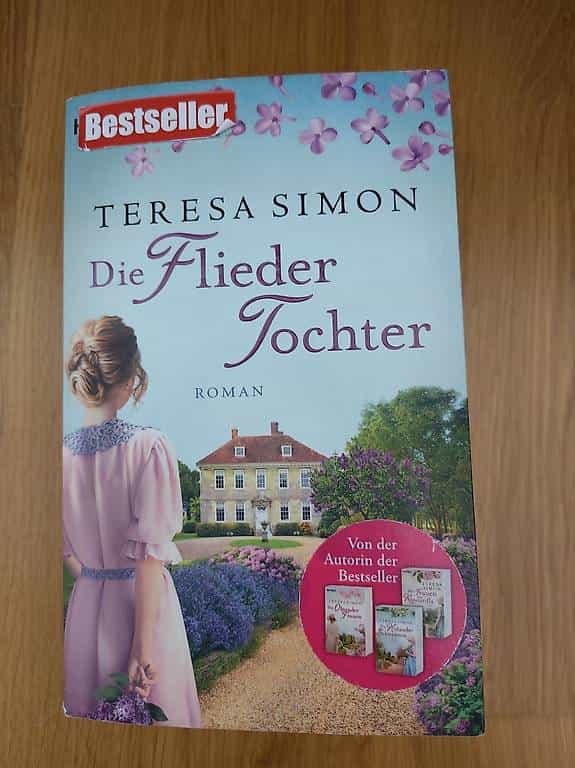 Die Fliedertochter - Teresa Simon