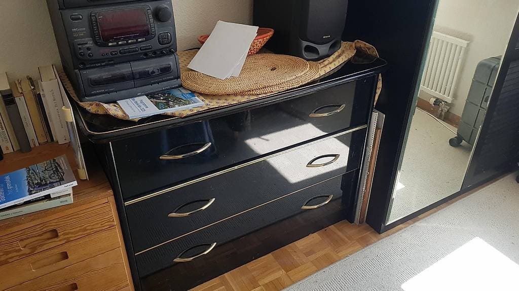 Commode noire à 3 tiroirs gratuit