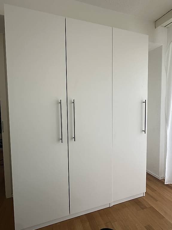 Kleiderschrank