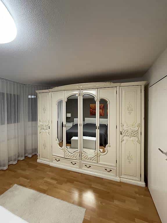 Gratis 6-Türen Schlafzimmerschrank