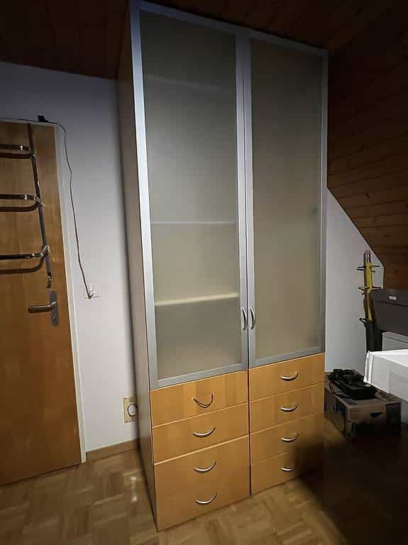 Kleiderschrank