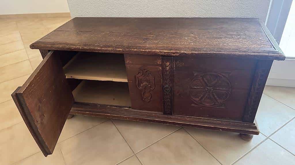 Grand bahut en bois
