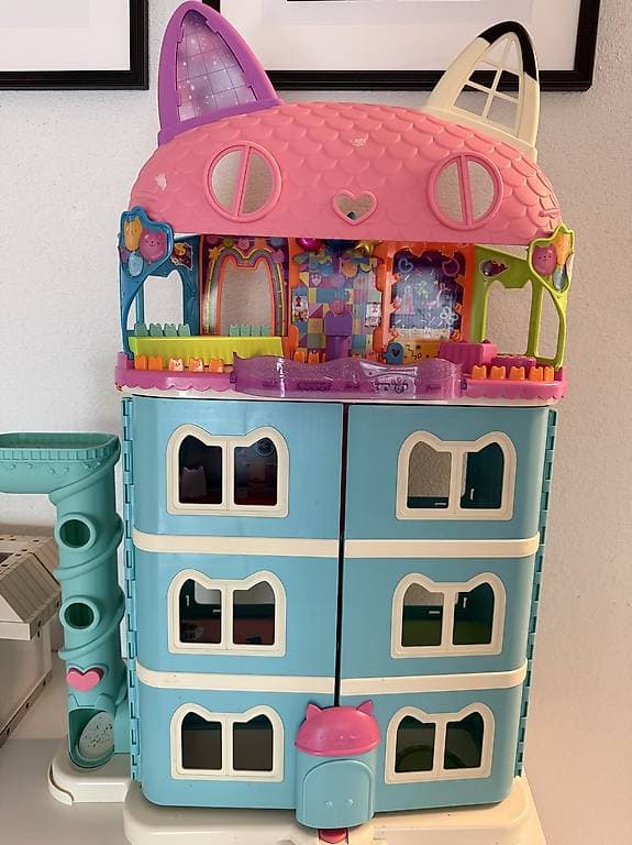 Gabbys Dollhouse