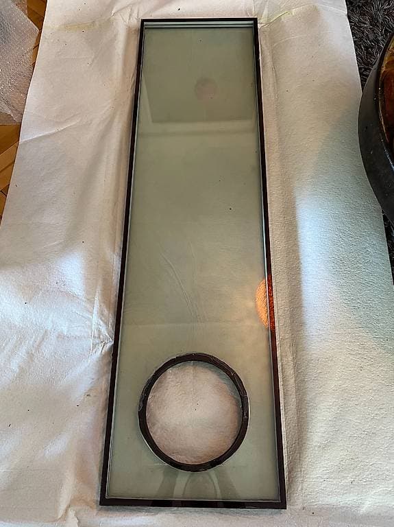 Fensterglas mit Rundausschnitt