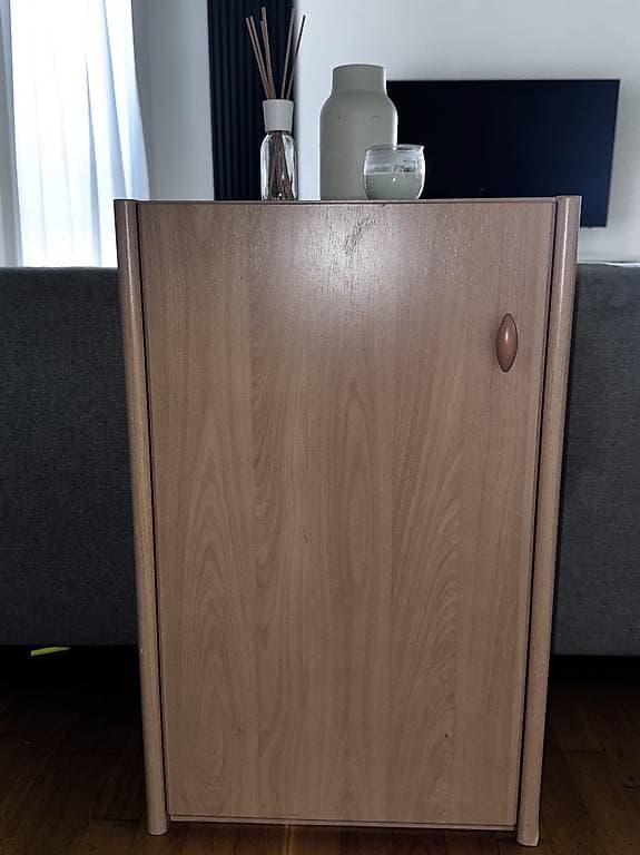 Meuble de rangement effet chêne Très bon état