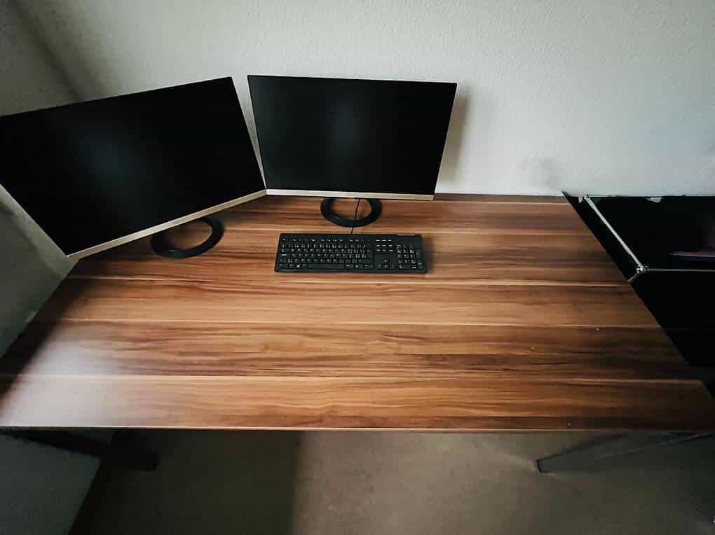 Schreibtisch