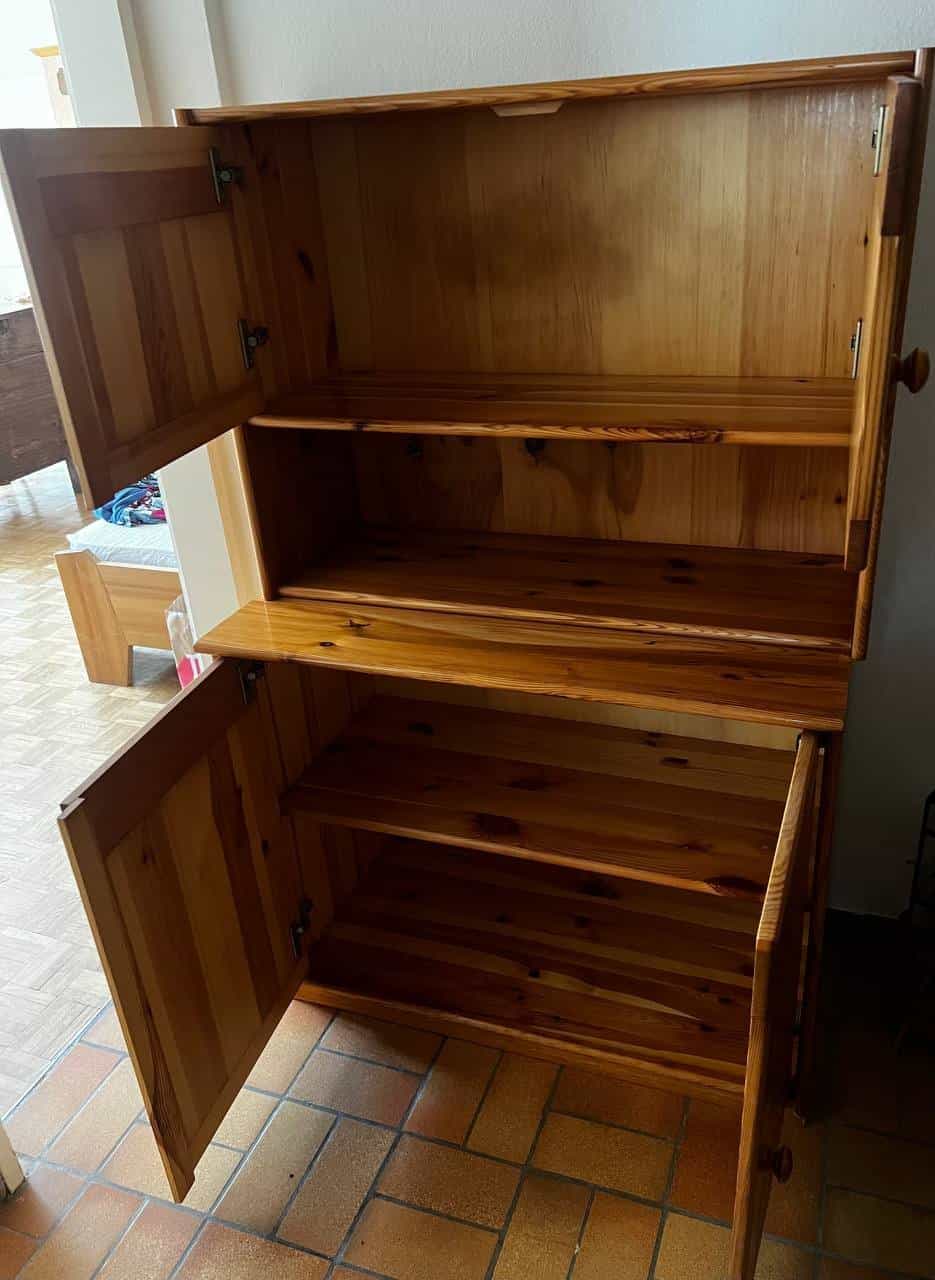 Holzmöbelstück/Schrank zu verschenken