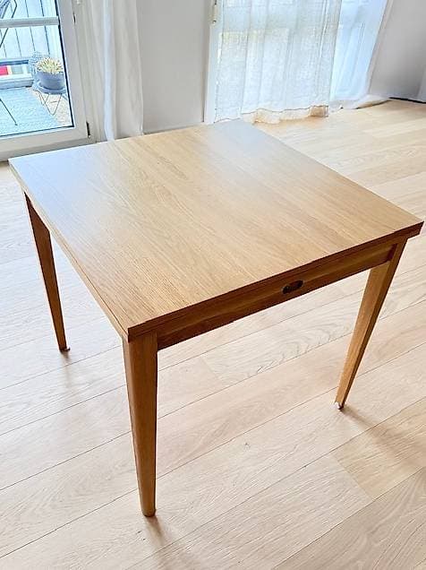 Table carrée extensible