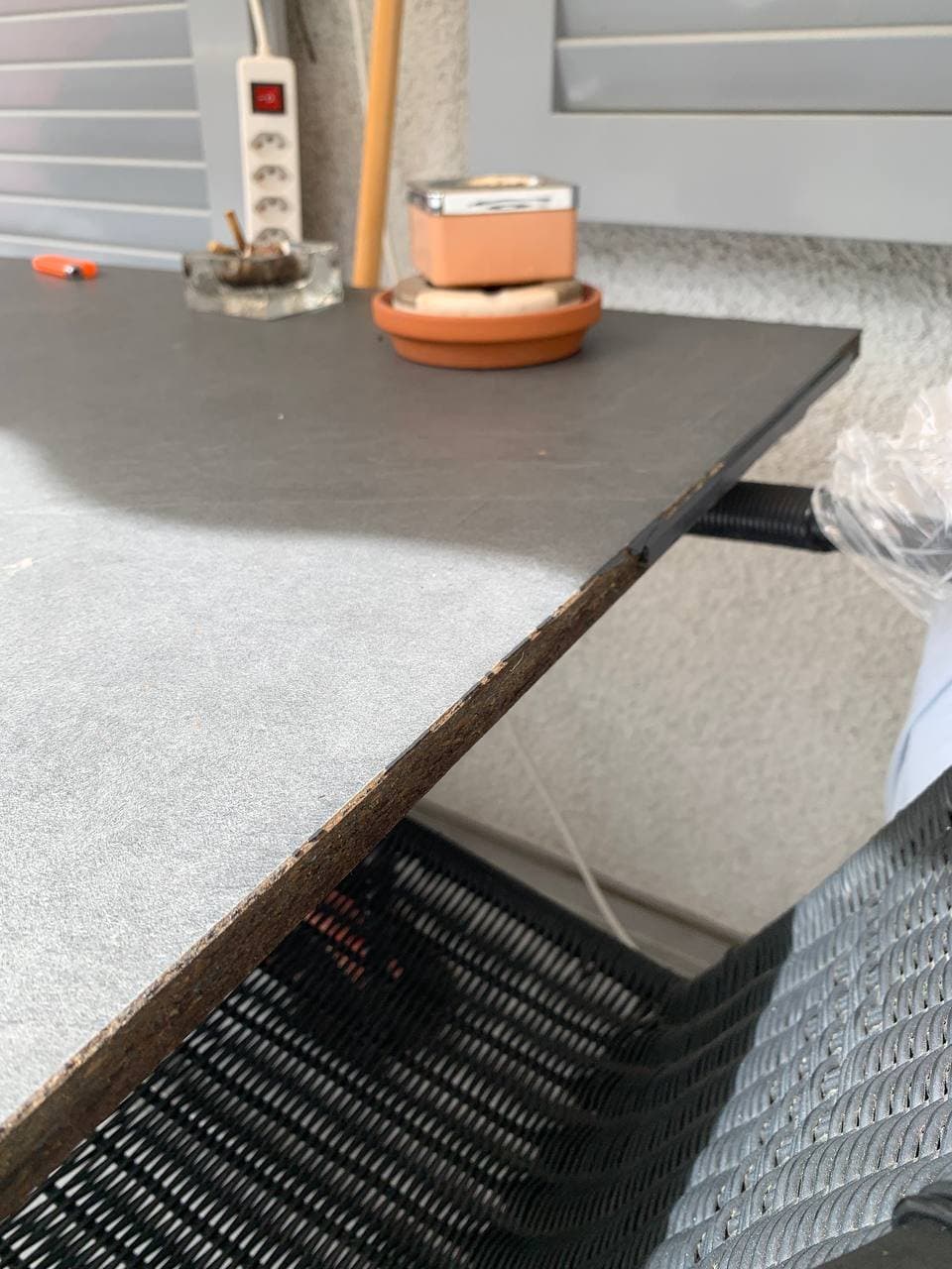 Grosser klappbarer Balkontisch