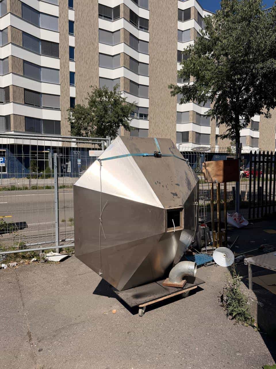Art-Installation / Kompostbehälter - Zu verschenken
