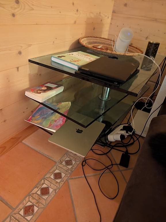 Hochwertige TV Möbel zu verschenken