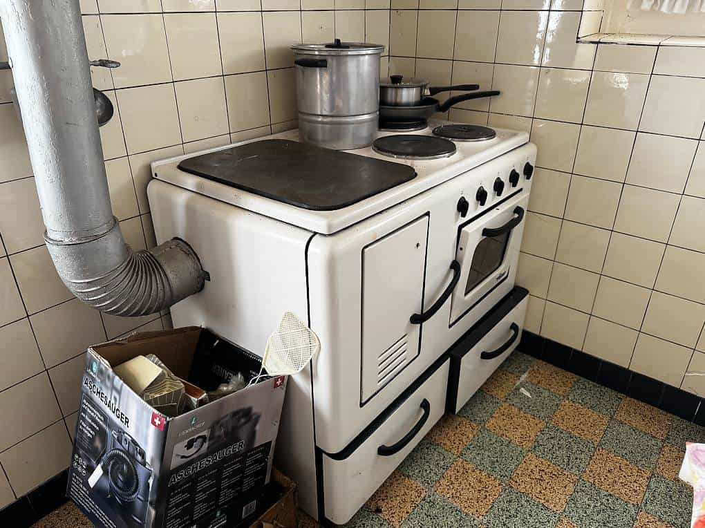 Jolie cuisinière électrique/bois