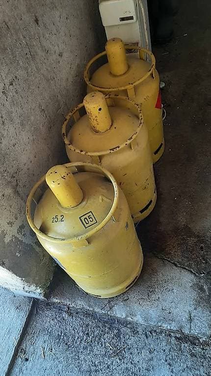 3 Stück Gasflaschen