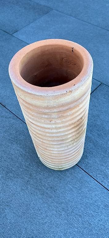Blumentopf hoch Terracotta