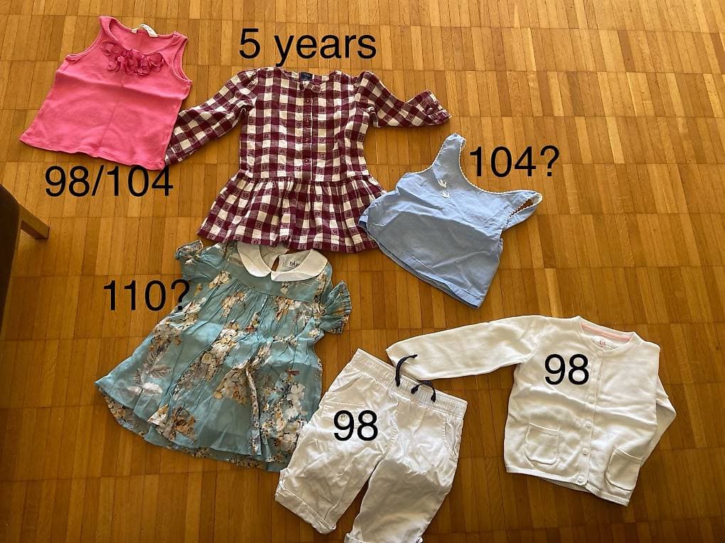 Mädchenkleider Grösse 98-110