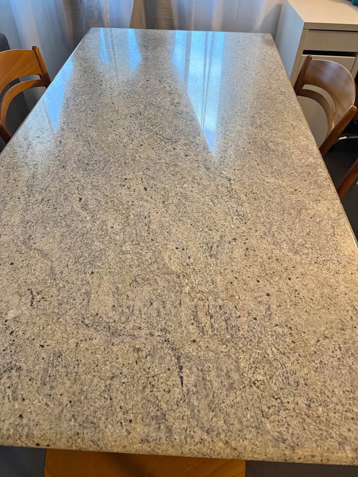 Tisch und stühle (gratis)