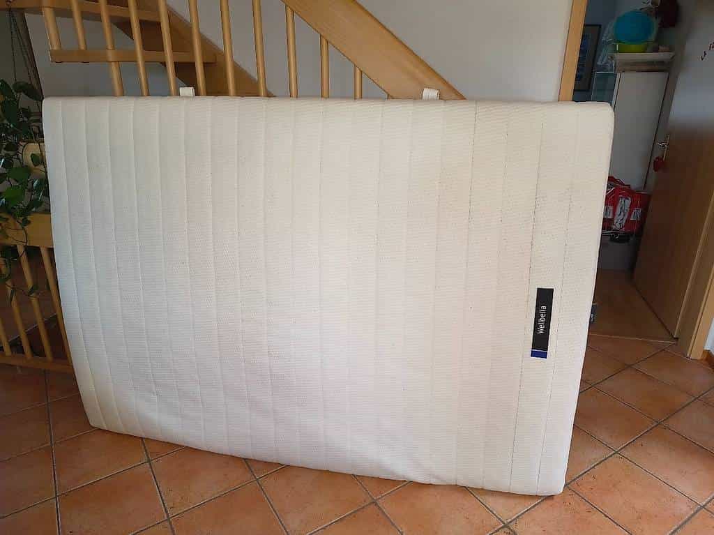 Matelas Pfister 140 x 200 à donner