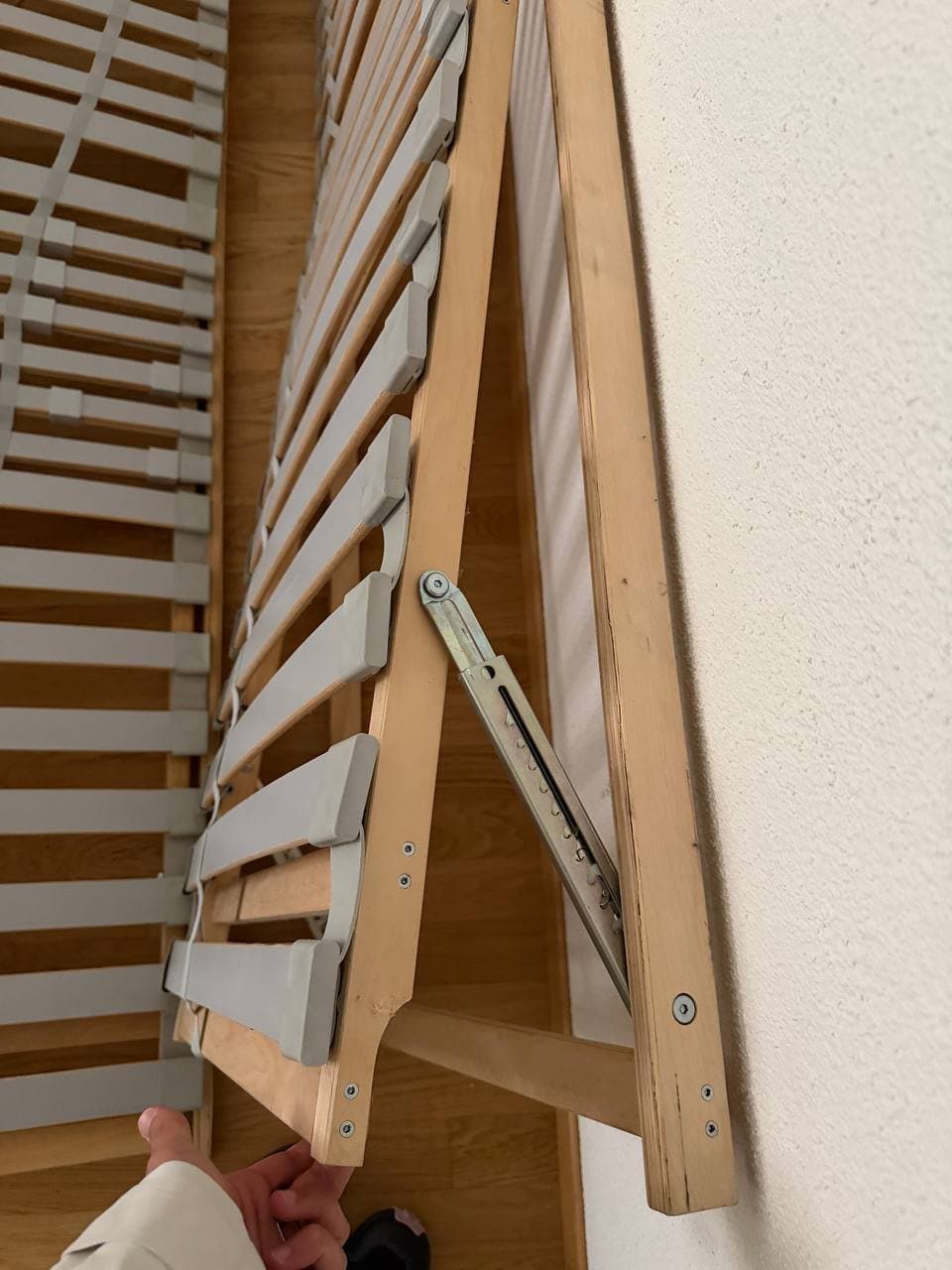 Verstellbares Bett 140x200