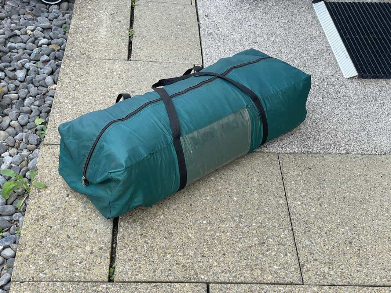 Grosses Campingzelt 3x3m mit Vordach