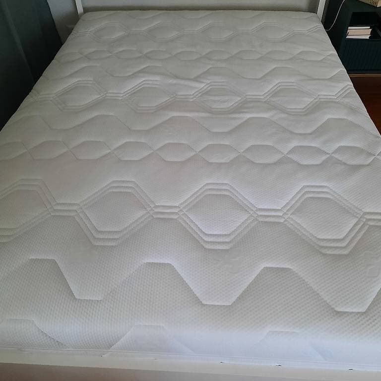 Matratze 140x200