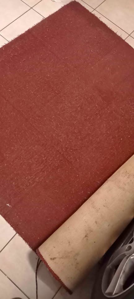 Roter Teppich cirka 1 x2 m gratis