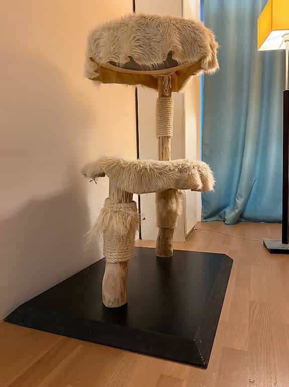 schöner, gebrauchter Katzenbaum