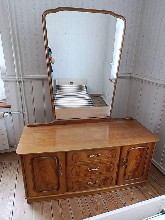 Spiegelkommode
