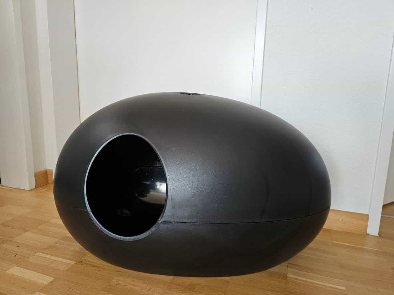 Schwarzes Designer-Katzenklo