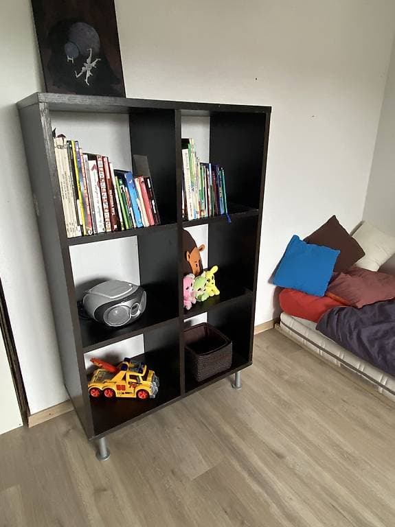 Étagère bibliothèque noire 6 cases avec pieds