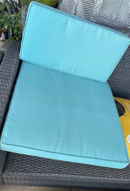 A donner: 8 coussins pour salon de jardin