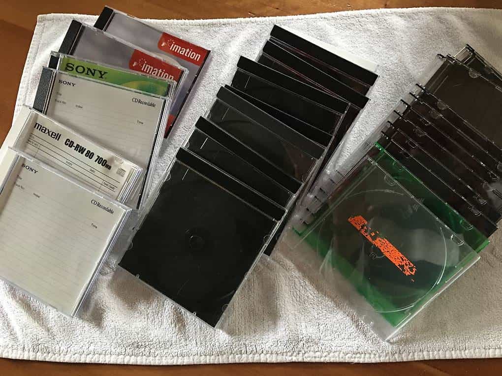 Verschenke 28 CD-Hüllen