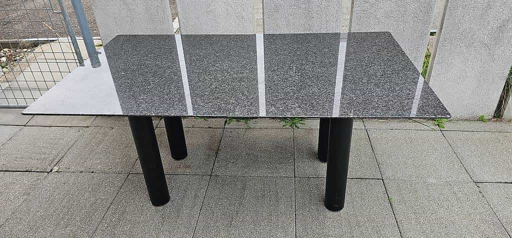 Esstisch