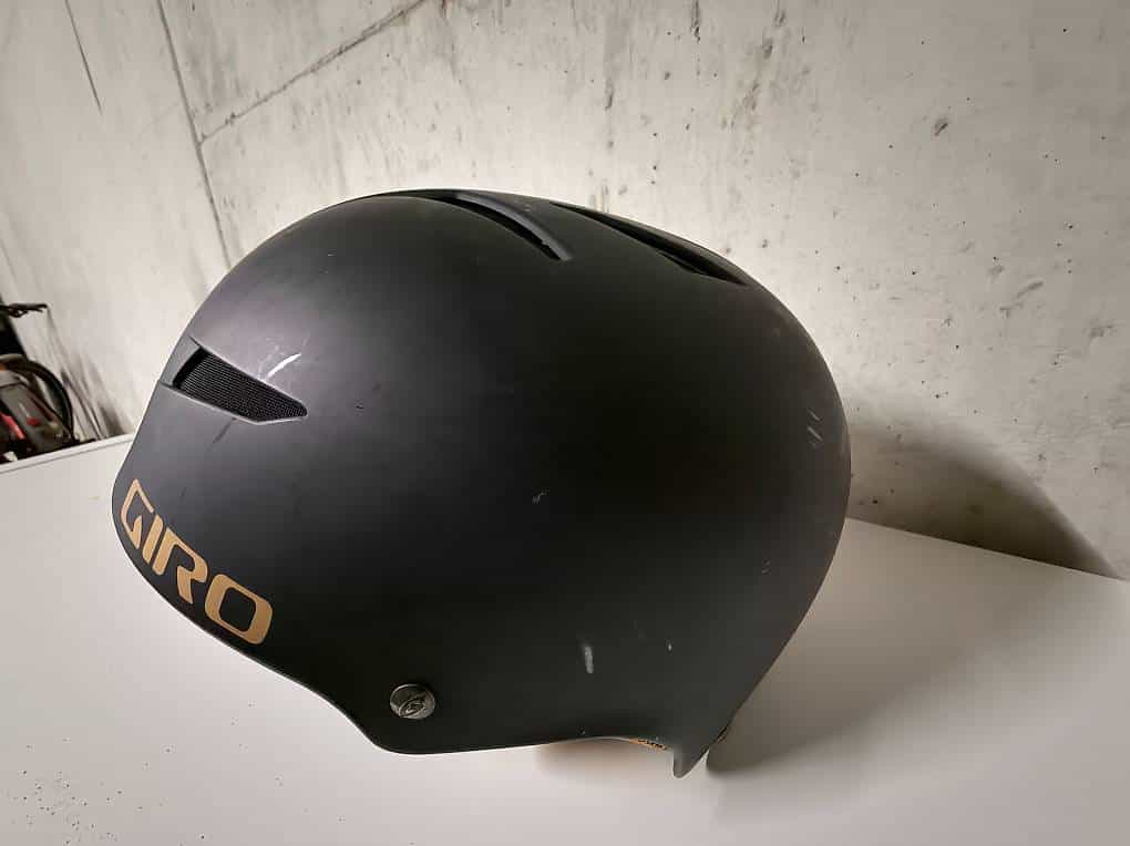 Giro Ski-/Snowboardhelm Grösse M zu verschenken