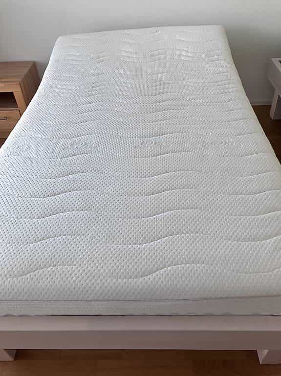 Bett, Einlegerahmen, Matratze 120x200