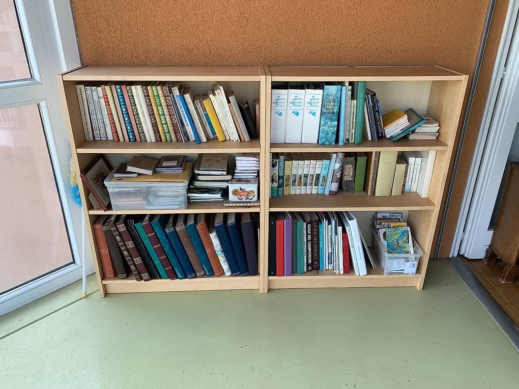 Deux bibliothèques à donner