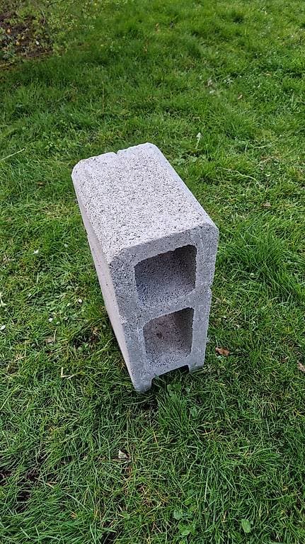 Schalungsstein / Mauerstein aus Beton