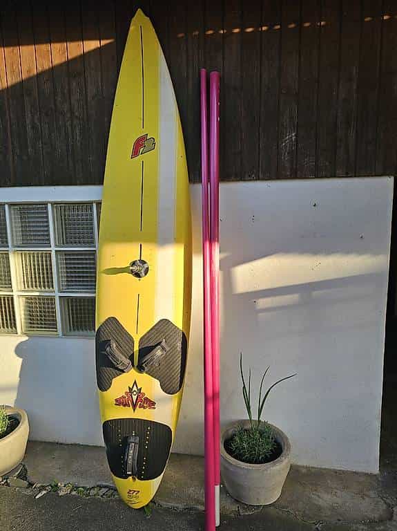 Windsurfboard Set F2 Xantos 277 mit 3 Finnen & Mastteilen