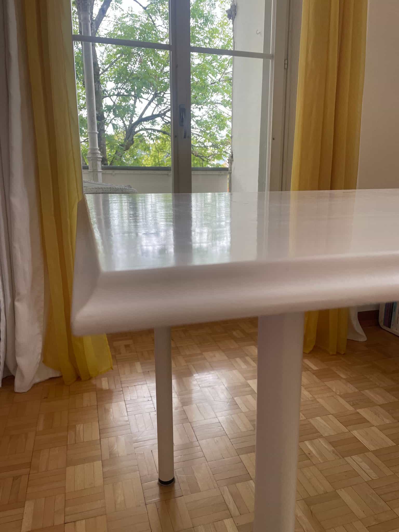 Tisch, Esstisch, weiss, 80 x 160 cm massive Holzplatte, muss frisch gestrichen werden