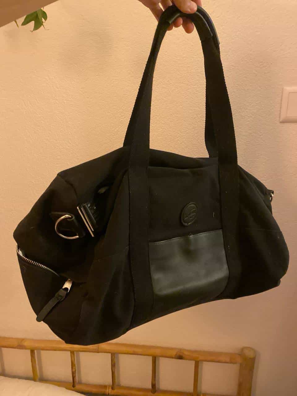Tasche mit kaputtem Reissverschluss