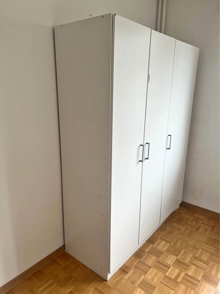 2 Wardrobes/1 bed structure FREE/GRATIS