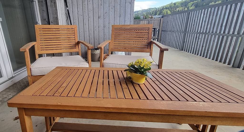 Gartenmöbel aus Holz gratis abzugeben