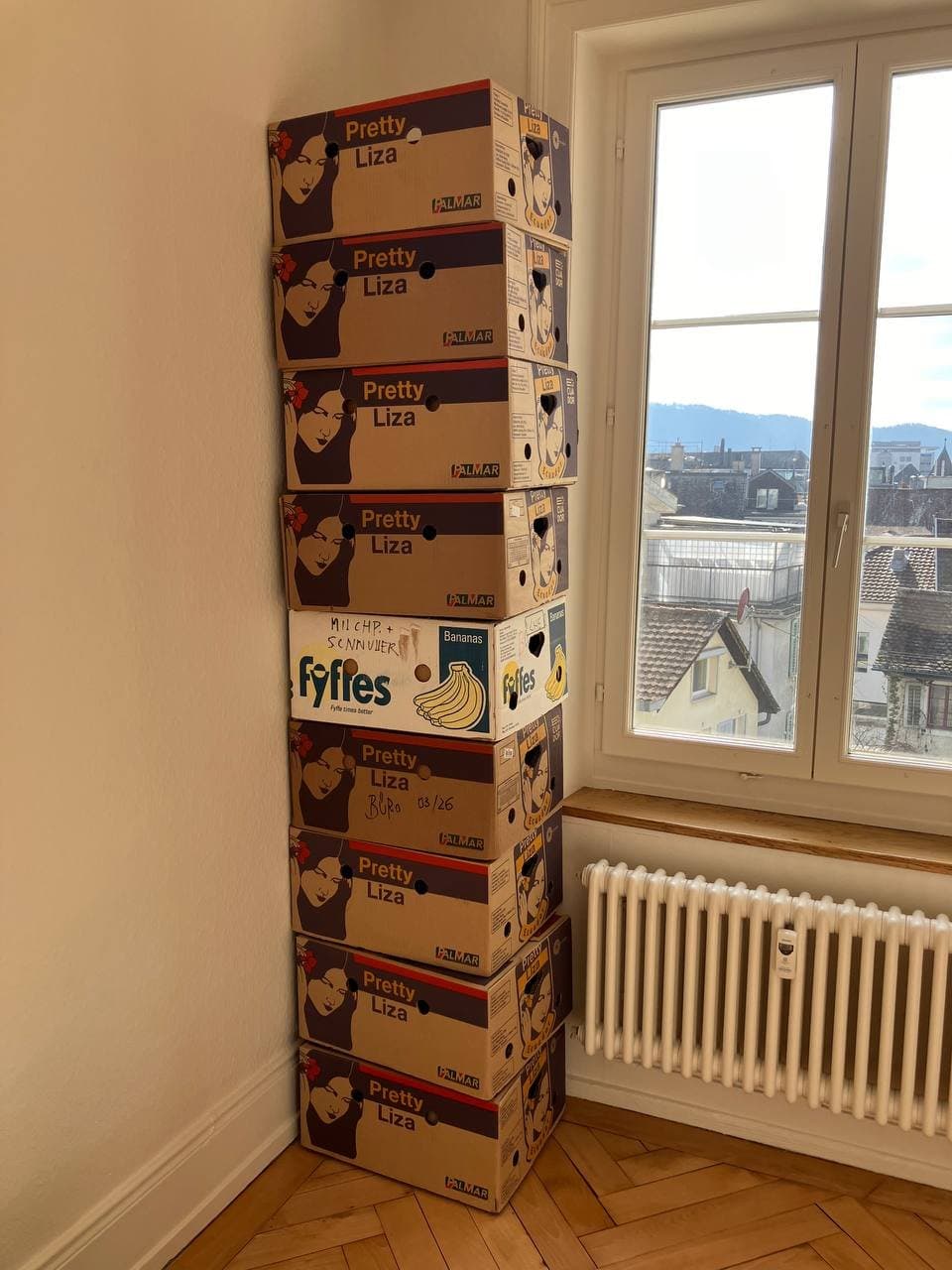 ca. 10 Bananenschachteln