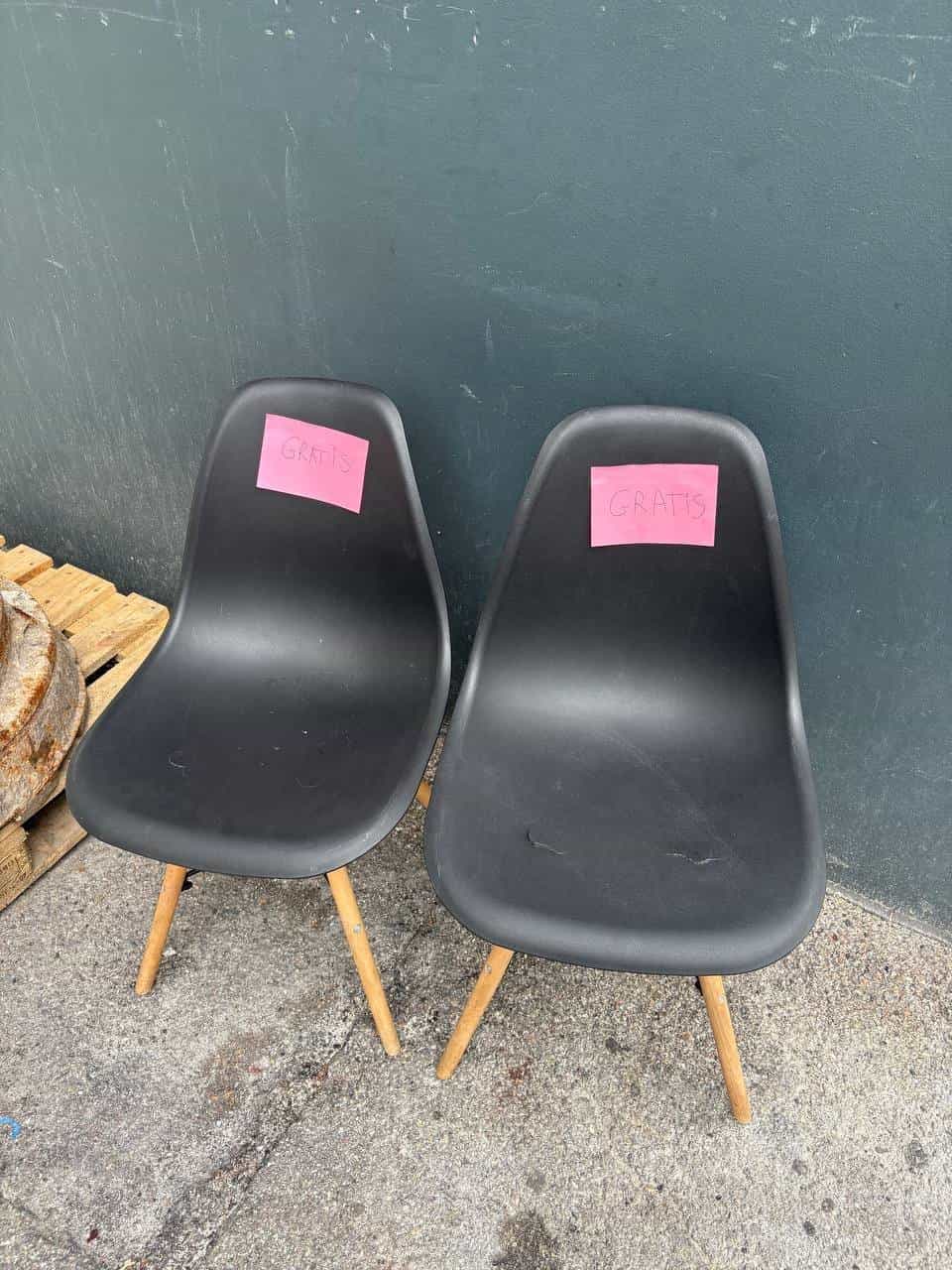 Zwei Stühle