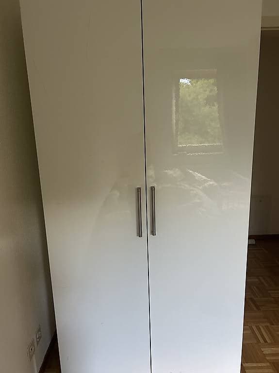 Gratis Kleiderschrank