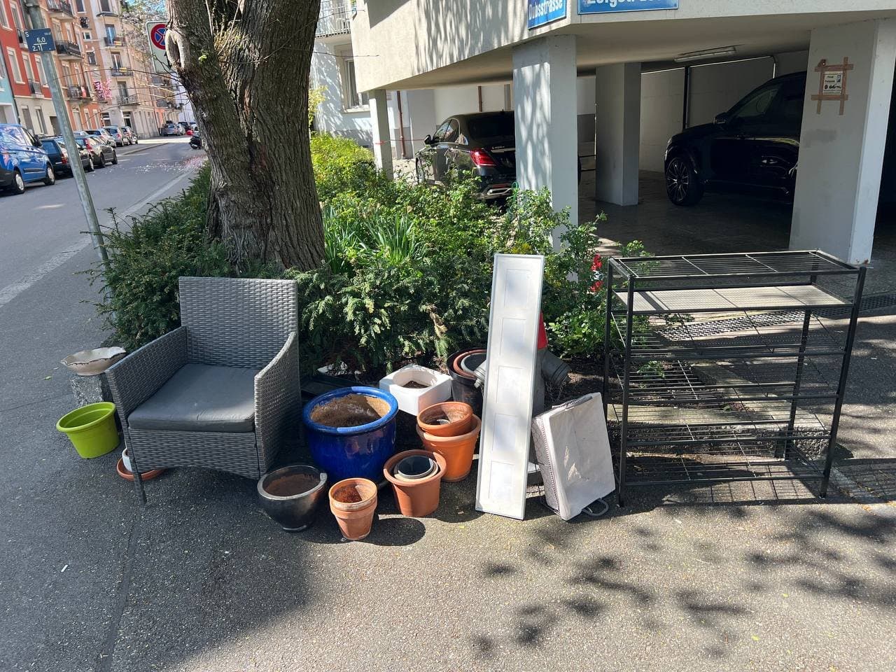 Töpfe, Schuhregal, Gartenstuhl